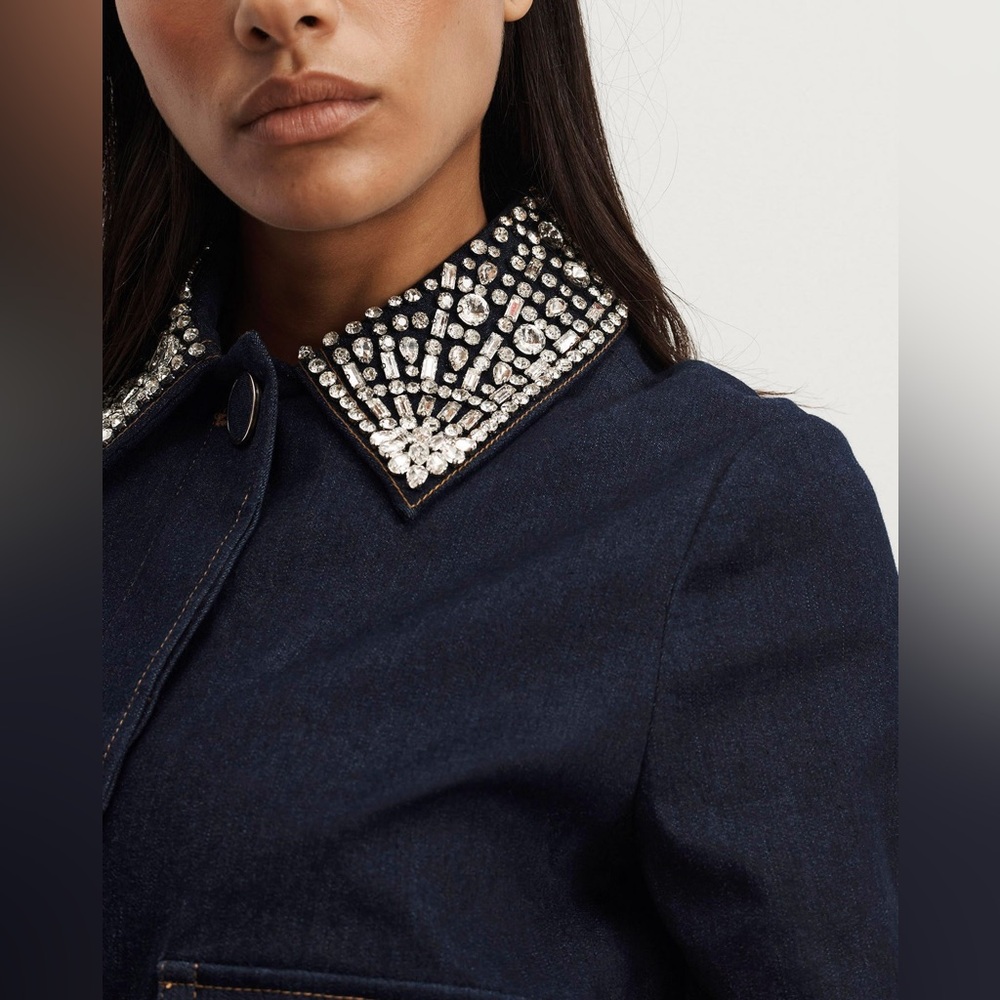 Veronica Beard Barrington Denim Cropped Jacket
Blue Embellished-Collar - size 6 - Picture 4 of 12